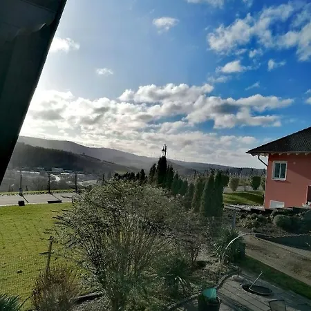 Weingut & Gaestehaus Schumann Lieser Exterior photo
